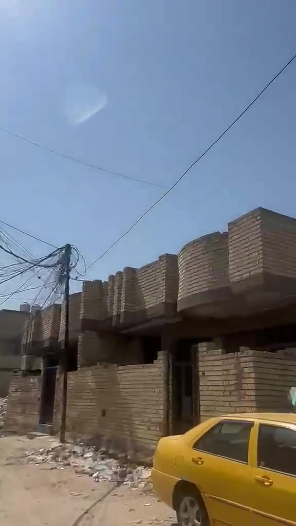 السلام عليكم
بيت مساحته 100 متر للبيع 
زراعي شاكر العاني 
قرب خياطته صنعه شارع 15 
خدمات كامله مي ومجاري وكهرباه 
قرار محكمه سند 25 
الستفسار ***********
