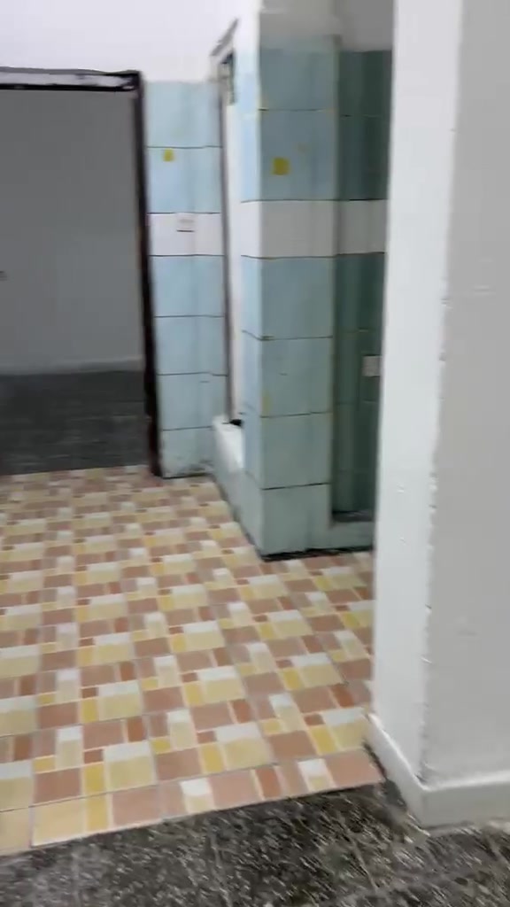 للأيجار الدوره المعلمين السقيفه الثانيه غرفة نوم وصالة ومطبخ وخدمات السعر 300 الف شهرياً 
للأستفسار ***********
