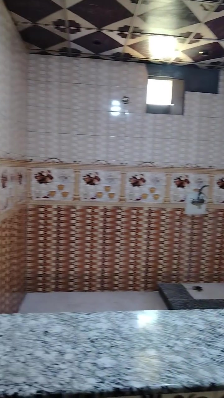 شقه للايجار بل مطيحه طابق اول ٢ غرفه وصاله ومطبخ وصحيات اجاره ٤٠٠ الاستفسار *********** وكذلك بيت مناوي لجم ٤٠٠ الف
