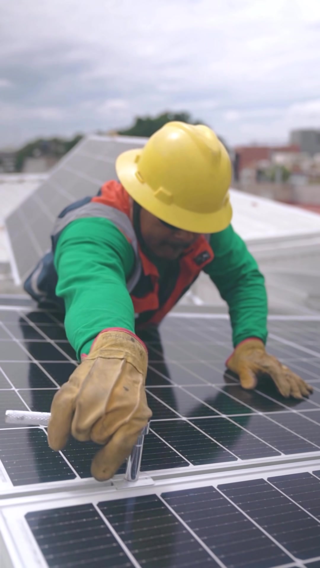 فريق متخصص في تنصيب منظومات الطاقة الشمسية بأحدث التقنيات وأعلى جودة 💡

🔹 تصميم منظومات حسب احتياجك (منزل – محل – مشروع)
🔹 تجهيز كامل (ألواح شمسية + انفرتر + بطاريات)
🔹 تنصيب احترافي وسريع
🔹 استشارات مجانية قبل التنفيذ
🔹 ضمان على العمل والمعدات

⚡ تخلص من مشاكل الكهرباء وارتفاع الفواتير
⚡ استثمار ذكي يدوم لسنوات
⚡ طاقة نظيفة وصديقة للبيئة

📞 تواصل ويانه اليوم واحصل على عرض خاص حسب استهلاكك ***********
