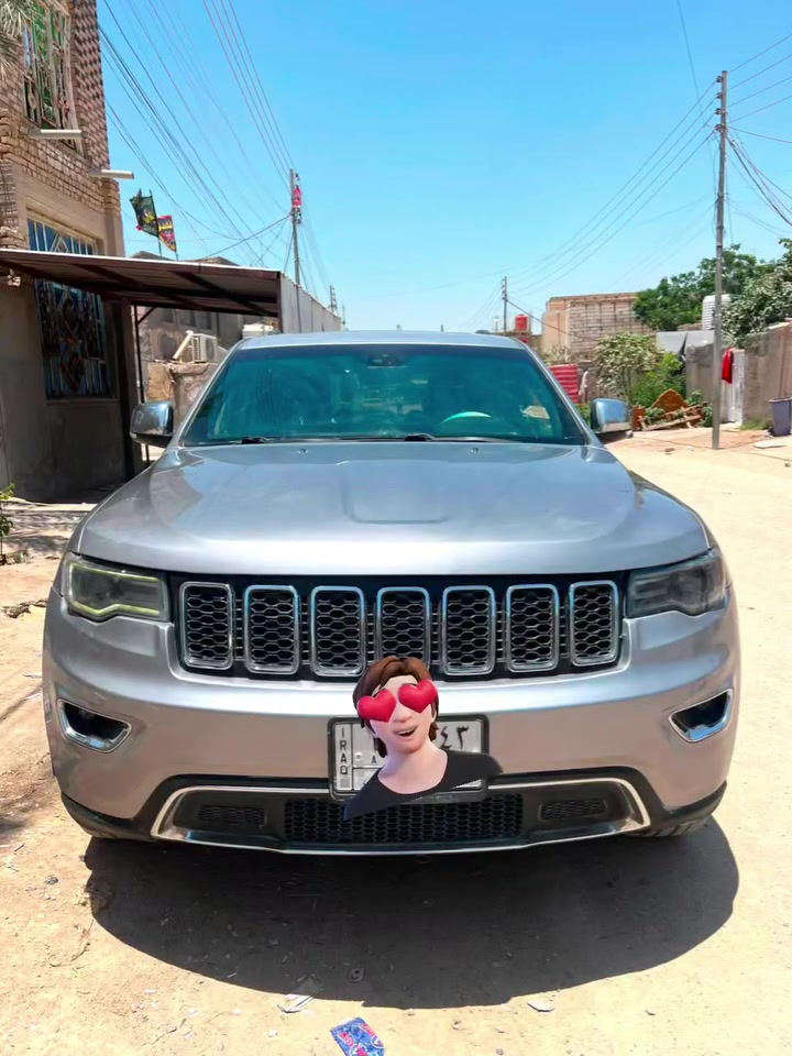 جيب لاريدو شعندك مروس 
موديل 17 
موصفات فول 1 ع 1 
ضربته تبديل بنيت 
صبغ جملاغات  
رقم ذي قار تحولي ثاني يوم 
مكان ناصريه قضاء شطره 
***********
