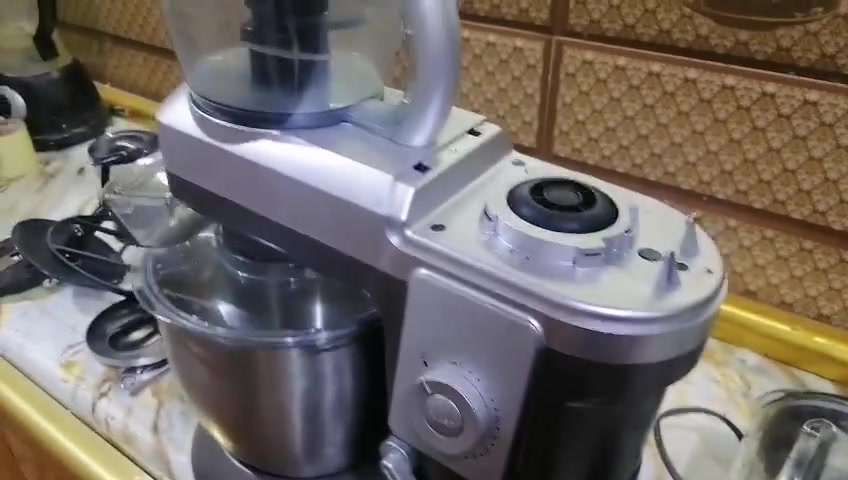 ست البيت بعدهي بالكرتون فقط قاعده الدولكه الخلاط مكسوره تحتاج تبديل سعر بالسوك 5 الاف  المانيه شرط الشغل السعر 100 وبيها مجال مكاني الزبير  ***********
