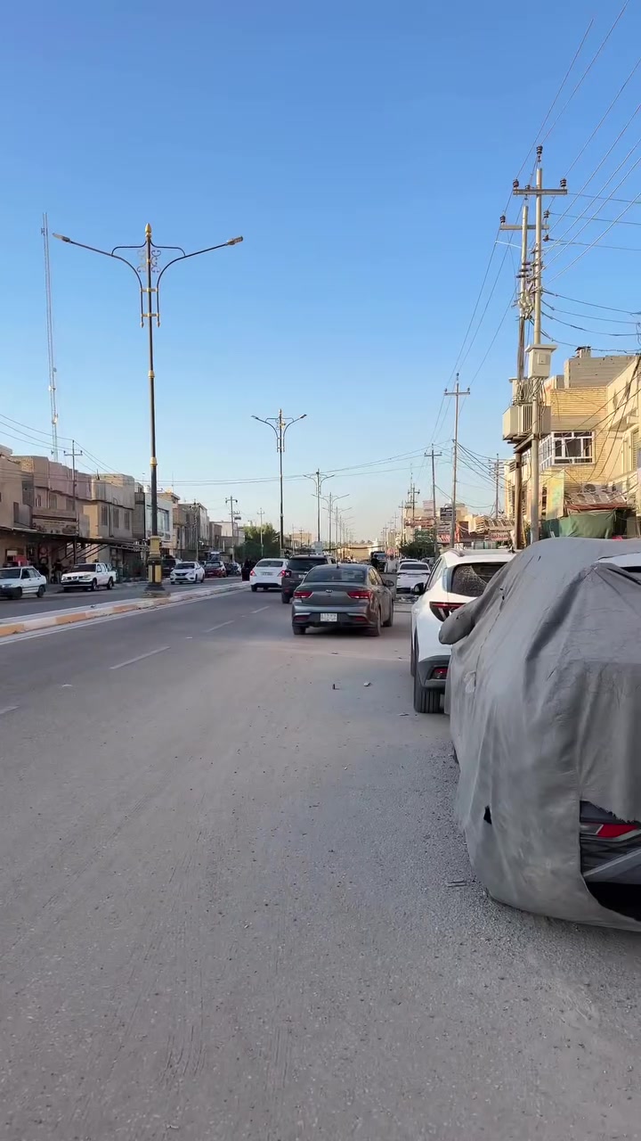 🏡 دار سكن للبيع – في محافظة كربلاء المقدسة
📍 الموقع: حي العباس – نهاية الفرع الثالث، بداية الزراعي

🔹 سند 25 مداور مباشر 

🔹 يمتاز بوجود مدخلين:

مدخل من جهة البارون

مدخل من جهة شارع بغداد

📐 المساحة: 60 متر²

📏 الواجهة: 6 متر

🏠 تفاصيل الدار: طابقين .

الطابق الاول :سقف كونكريت مسلح .

الطابق الثاني : عكاده .

3 غرف نوم

استقبال

صالة

مطبخ

مجموعة صحية عدد 2 

✅ موقع مناسب للسكن وقريب من الشوارع الرئيسية.

■ علماً الدار يحتاج ترميم .

للأستسفار مراسلة الصفحة 

أو الاتصال ع الارقام الآتية 

***********
