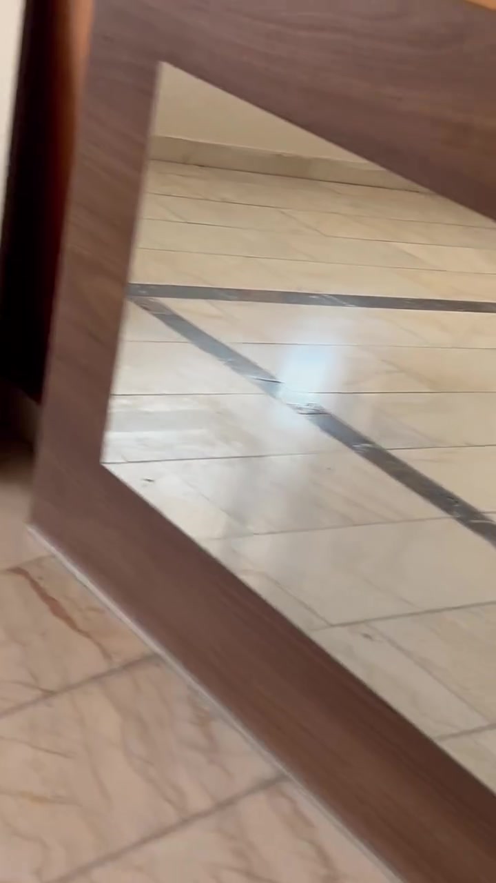 للبيع غرفه ٥ قطع تركيه باب سلايت بدون ظرر ومفصخه العنوان الكراده ساحه الواثق ***********
