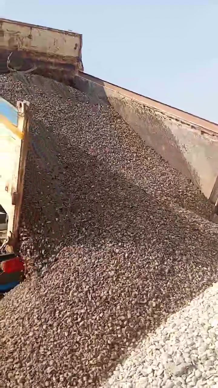 مواد بناء • رمل وحصو • حمل فول