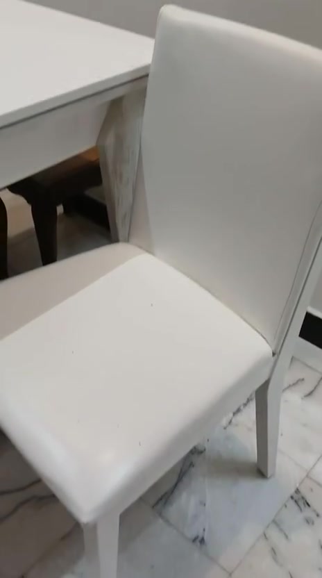 ميز طعام تركي يكبر ويصغر سلايد  بحاله جيده
قياس90×150 يكبر يصير 2متر
٦ كراسي خشب وجلد ابيض 
بدون ضرر بحاله ١٠٠%
***********
الاطباء حي الجهاد 
٣٠٠
