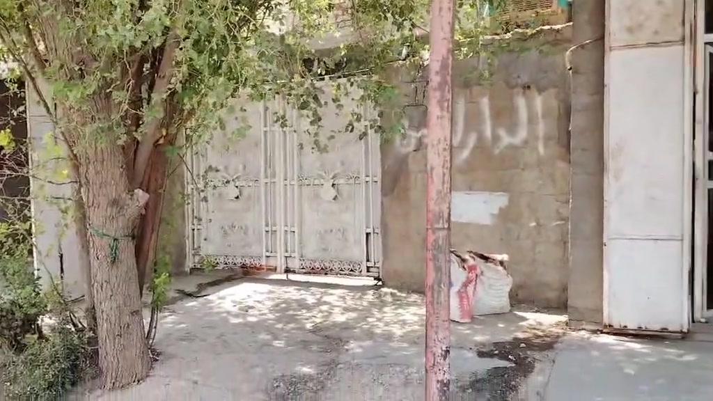 بيت مع المحلات 3للبيع هذا رقمي ***********
