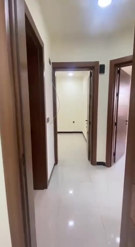 شقه للايجار طابق رابع زيرو مصعد 24 ساعه تحتوي على غرفتين وهول ومطبخ وخدمات الموقع :خلف بانزين خانه الاعظميه 
السعر:600
للاستفسار:***********

