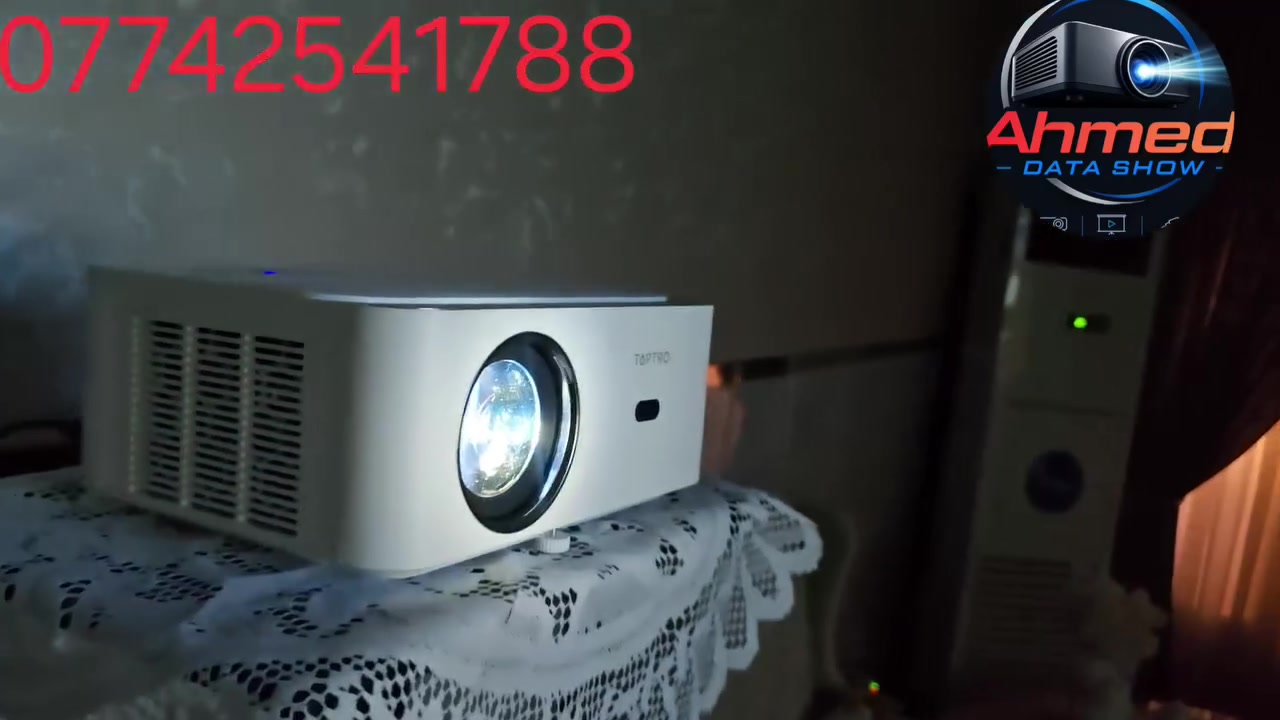 🔥🔥🔥🔥🔥🔥داتا شو موديل TOPTRO X6
👈👈نظام اندرويد رسمي

مع اشتراك سنه قنوات وافلام حديثه تنزيل سينمانا يوتيوب سوق بلي 
مع هديه ستاند 

دقة العرض: دقة حقيقية 1080P FHD مع دعم فك تشفير 4K.درجة السطوع: 800 ANSI لومن.نظام التشغيل: نظام ذكي (Android) يتيح تثبيت التطبيقات مثل يوتيوب وغيرها.التركيز والتصحيح: خاصية التركيز التلقائي (Auto Focus) وتصحيح الزوايا تلقائياً.عمر المصباح: يصل إلى 30,000 ساعة عمل.الاتصال والمنافذالشبكات: يدعم شبكات واي فاي فائقة السرعة WiFi 6 وتقنية البلوتوث (Bluetooth).الانعكاس اللاسلكي: يدعم ربط هاتفك الذكي (أندرويد وآيفون) لاسلكياً.المنافذ المتاحة: يحتوي على منفذ HDMI، ومنفذ USB، ومنفذ صوت 3.5 ملم.

للحجز والاستفسار واتس اب 

☎️   ***********
