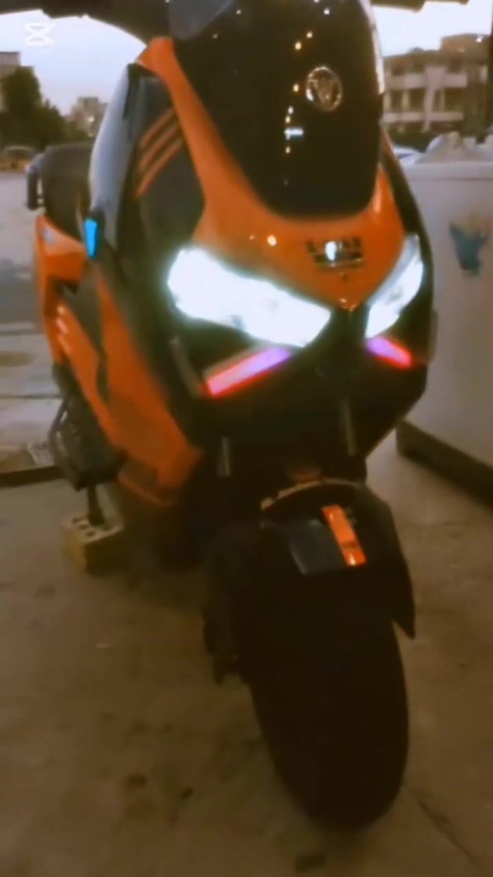 X-MAX • موديل ٢٠٢٦ • ٦ بطاريات