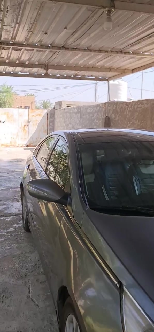 سوناتا ٢٠١٣ وارد امريكي للبيع
محرك ٢٤٠٠GDI
فول مواصفات تحكم ستيرن 
رقم بغداد بأسمي 
محرك كير كفالة 
كشر نضيف اكو شخطات خفيفة مبينه بالفديو 
ضربة بجاملغ السايق فقط 
حدادية كاملة السيارة جاهزة 
مكاني ديالى خان بني سعد 
السعر ١٠٨ 
***********

