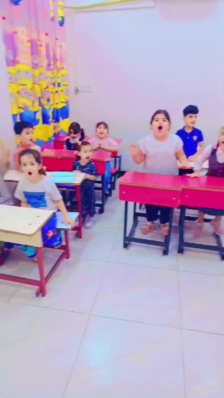 هذه هي مشاعر أطفالنا الصادقه كميه حب ومشاعر بهذهِالفديوهات لا توصف
فدوة لقلبكم ياروح روضة وحضانة براعم الزهور 
ربي يحفظكم ويسعدكم ويفرحنا بيكم دائمآ 
أطفالي وحتى إذا صرتوا مدرسه راح يبقى حبكم واثركم في قلوب مساتكم 
روضة وحضانة براعم الزهور للاستفسار والاتصال/***********
الشارع العام الوسطي وانتوا جاين من جهه شقق الزهور الشارع الوسطي العام مقابل أفران صمون الرحمن بنايه ارضيه بواقع 200متر مربع ويتوفر خطوط نقل
 ملاحظه ***الدوام للموظفين مستمر من السته ونص صباحاً إلى الثالثه ظهراوتتوفر خطوط نقل
