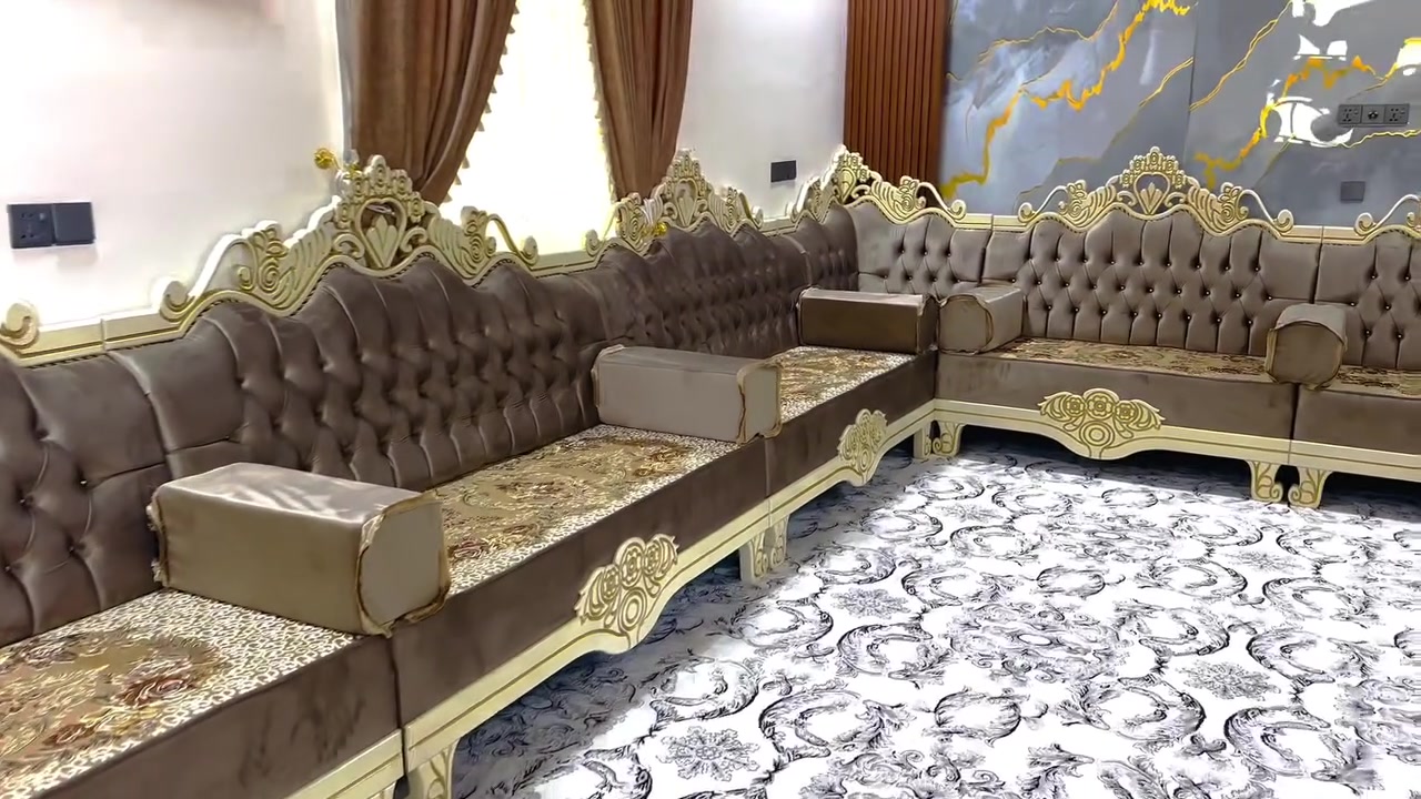 شركه الملكه اللاثاث ومفروشات 

ديوان الاخ العزيز- عبد الستار الكبيسي

تصاميم والوان حسب طلب ورغبة الزبون

دواوين- جلسات عربيه - غرف النوم- ستائر - مفروشات 

العنوان الانبار الرمادي زنكورهً مقابيل محطه الهدى مجاور لمركز شرطة زنگوره 

خشب سنديان حسب طلب الزبون والمساحه المطلوبه🔨✂️

كادر محترف في التصميم والتنفيذ 👌

يوجد كادر متخصص لأخذ القياسات

 مصنوع من ارقى الاخشاب الطبيعيه👍

👌خامات واقمشه مستورده جيدا جداً

🛋قماش خاصيه waterproofingامكانيه تغيير لون الخشب والاقمشه حسب رغبه الزبون

العنوان الانبار الرمادي زنكورهً مقابيل محطه الهدى مجاور لمركز الشرطة زنكوره 

للحجز والاستفسار يرجى مرسلتنا 

***********

***********📲
