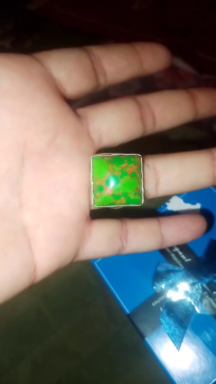 نوادر خاتم فيروز تفاحي مرتب تحفه نضيف صياغه فضه 925 بيع ولا عدك .ب 2 محابس راوسك لا عجبني
