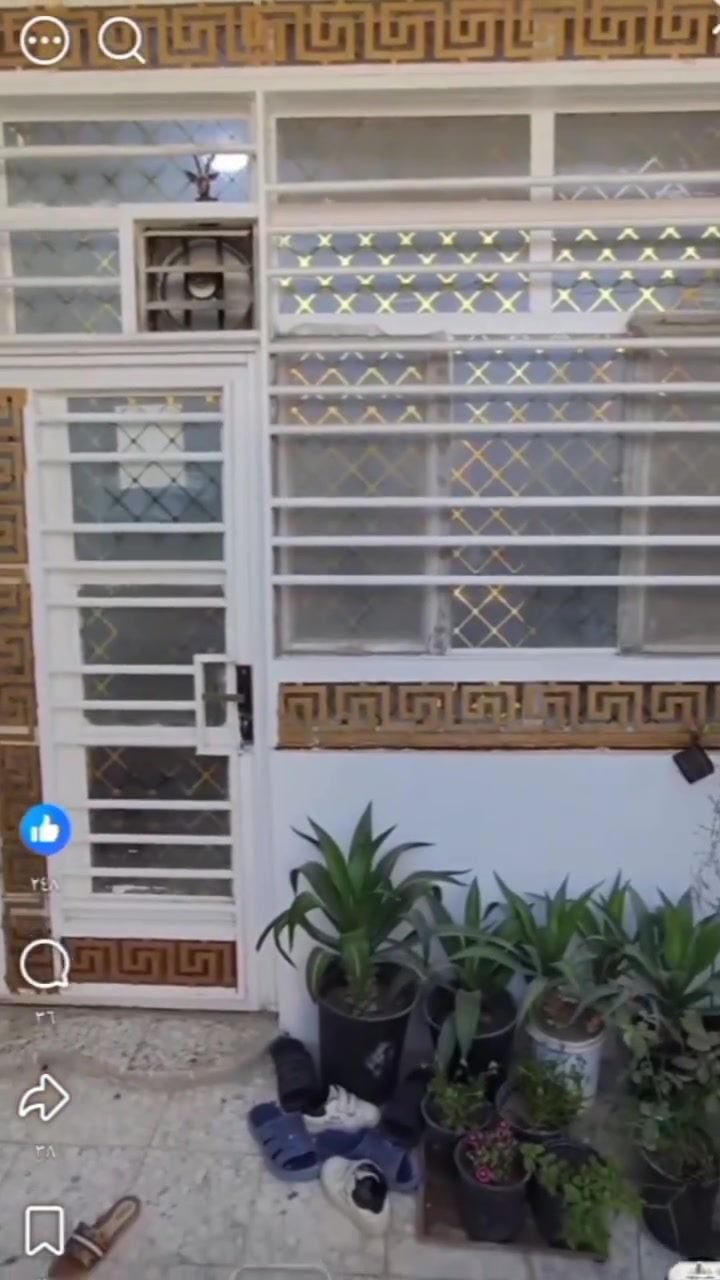 دار للبيع 150متر طابو زراعي سند 25 اساس وسقف بناء طابوق ،الشارع تبليط منطقه تخطيط هندسي 
يحتوي 2غرف نوم ،صالة ،استقبال،مطبخ،مناور داخلية 2 ،صحيات ،طارمة خارجيه 
الموقع النجف -كوفة شارع المطار الجديد فرع مجمع البيت صحي
السعر 90 وبي مجال 
للاستفسار الاتصال ع الرقم  ***********
