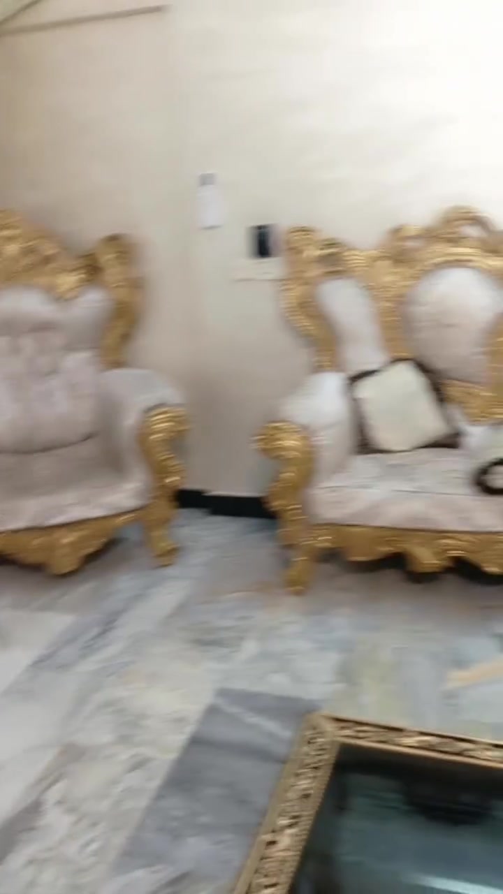 سلام عليكم  تخم للبيع مستعمل قليل
السعر ٧٠٠ ولي مجال 
العنوان بغداد الشعب 
*********** واتساب يوجد

