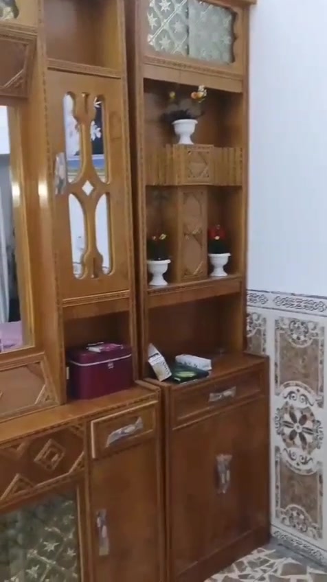 غرفة اخشاب عراقي للبيع السعر ٩٥٠ الف لتواصل ***********