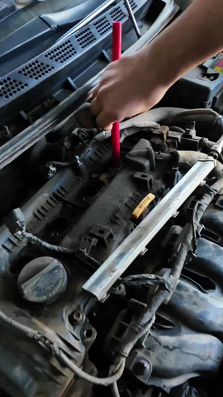 سيارتك تصرف بنزين وعزمها ضعيف؟ 🚗💨

الحل بسيط وتأثيره فوري في المكتب الهندسي للسيارات 

​أهمية خطوتين بسيطة ترجع أداء محرك سيارتك وكأنه جديد:

​✨ تنظيف النوزلات: لضمان ضخ الوقود بشكل مثالي، تقليل الصرفية المزعجة، ومعالجة التقطيع وضعف السحب.

​⚡ تبديل الشمعات: لاحتراق أفضل، تشغيل أسرع من أول نقرة، وعزم أقوى على الطريق.

​نعتمد أحدث الأجهزة لضمان أدق نتيجة، مع توفر أفضل المنتجات والعلامات التجارية لسيارتك مثل Bluechem و Denckermann.

​لا تخلي سيارتك تتعبك، زورنا اليوم وخلّي الصيانة علينا!

​📍 متوفر الآن لدى: المكتب الهندسي للسيارات E.O.C

​🎁 خدمات مجانية للزبائن الكرام:
⚡️​فحص شامل للسوائل والفلاتر (هواء وتبريد).
⚡️​تعبئة ماء الماسحات ونيتروجين للإطارات.

📞 للأستفسار: ***********

✅️مراسلتنا عبر واتساب. https://wa.me/9647703366009

📌موقعنا على خرائط كوكل 👇👇

https://maps.app.goo.gl/g7vk3hwaN9mi91q49?g_st=com.google.maps.preview.copy

📩صفحتنا على الانستكرام 👇👇

https://www.instagram.com/eng_cars24?igsh=Y2JoNDVtMHgzZm1m&utm_source=qrhttps://t.me/EOC_CARS

​📍 موقعنا: الموصل - حي الوحدة (الشارع الرئيسي) - مجاور محطة الكداوي (الشهامة).

​#الموصل #نينوى #حي_الوحدة #سيارات_الموصل #صيانة_سيارات #المكتب_الهندسي_للسيارات #تبديل_زيت #فلاتر_اصلية #دهن_محرك #ميكانيك #تنظيف_نوزلات #حجر_البيئة #Denckermann #Bluechem #اهل_الموصل #سيارات_العراق #خدمات_سيارات #المركز_الافضل_لصيانة_سيارتك_في_الموصل #EOC #بولش #عناية_بالسيارات #تلميع #سيارات ​#EGMA_Battery #بطاريات_اكما #سيارات #بطاريات_سيارات #جملة #ورش_صيانة
