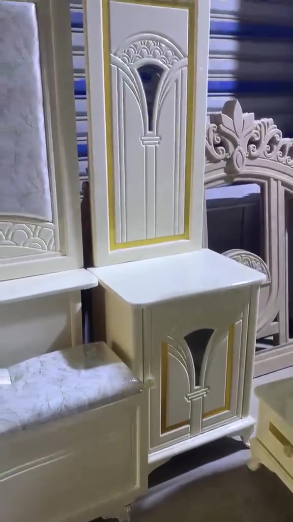 غرف نوم شغل درجه اولى شغل عراقي موديل تركي يوجد لدينا احدث الموديلات السعر مليونين وربع شامل الشد والنقل التوصيل او الاتصال ***********مكان المعرض بابل
