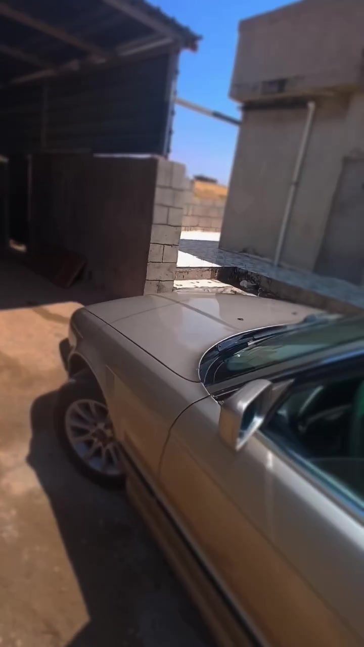 BMW520
سياره جاهزه ما يعوزها كلشي 
فتحت سقف 
توتير جديده 
صدر جديد 
كهربائيات كلها شغاله 
رقم نينوى انكليزي 
گير محرك شرط 
اكسن شرط 
اليساره نضيفه ما يعوزها كلشي 
السياره بسمي 
ثاني يوم احولك 
السعر 50وبيها مجال 
الرقم ***********
الرقم ***********
