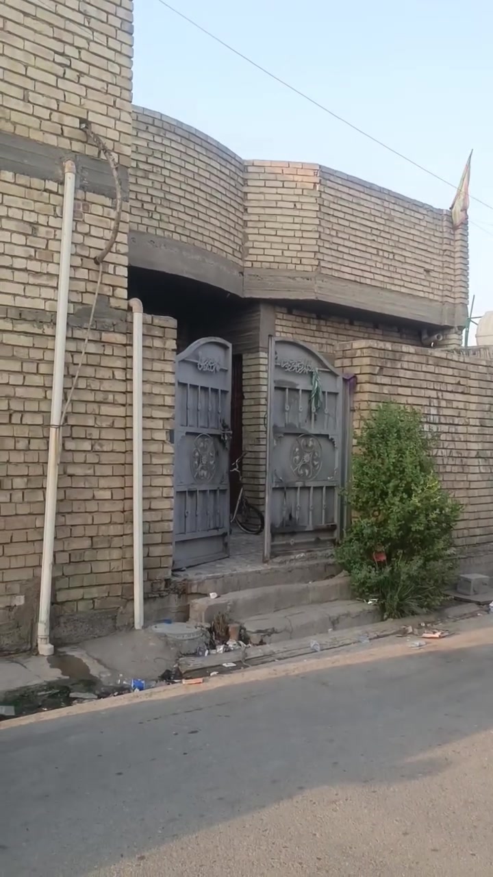 بيت للبيع مساحه 150 متر العماري قطاح 6 قريب عالشارع العام مقابيل مدارس المستوصف ***********
