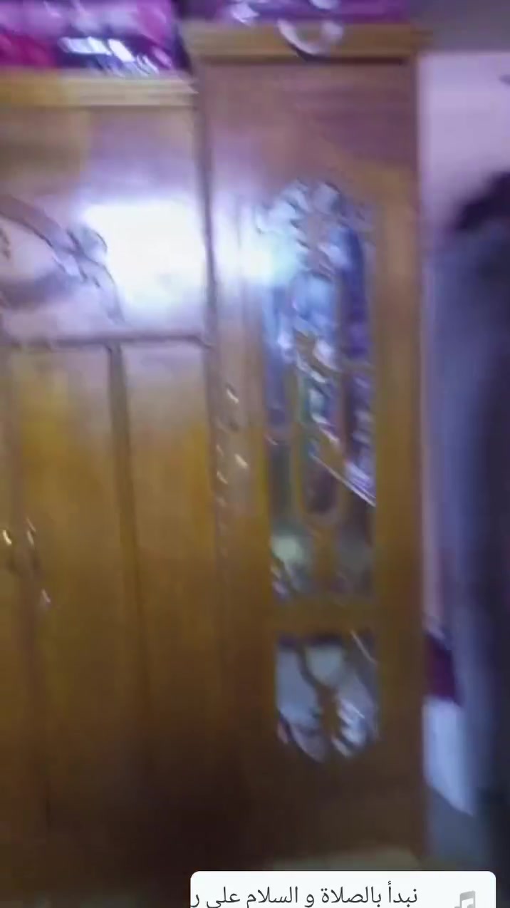 غرفه اخشاب 
انجاره وكلش نضيفه 
السعر 350 وبيهه مجال 
للشرايه المكان سامره 
***********
