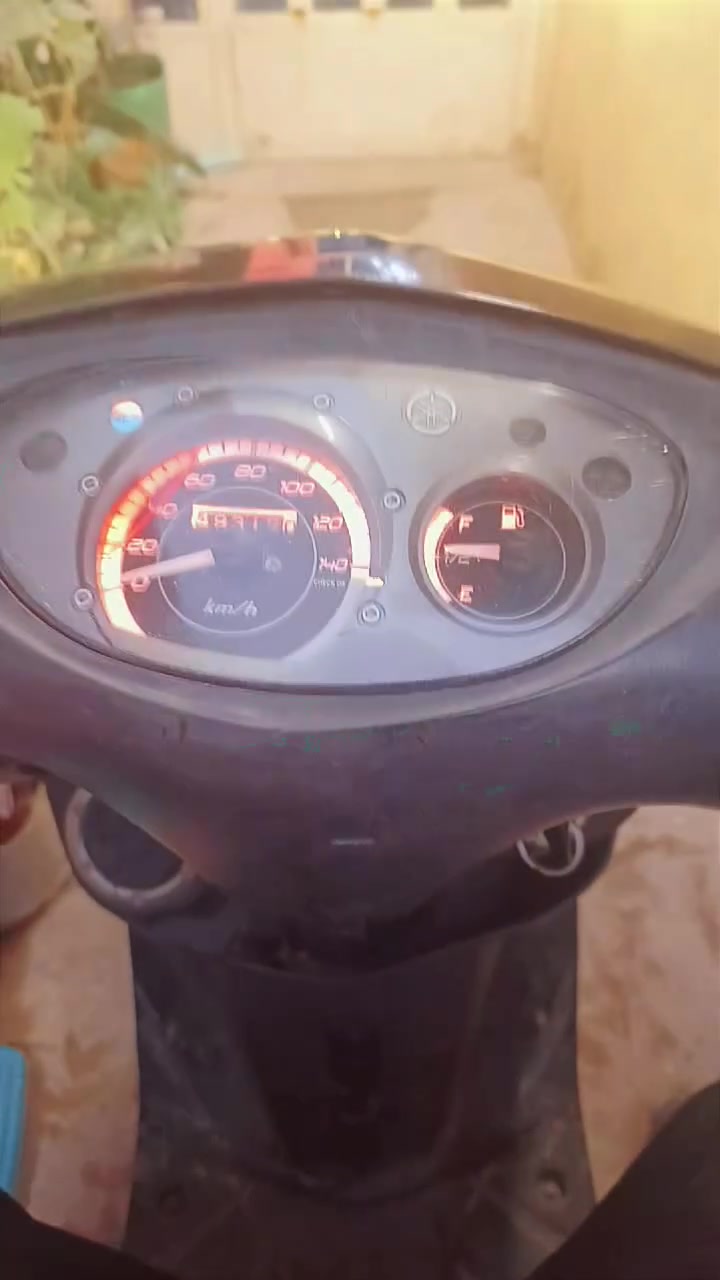 السلام عليكم ماكس ثعلب نوزل للبيع دراجه اشغلها باليوم ساعه وحده على كد الشغل بانزين دهن محسن المكينه بلادي واخذها لاكبر فيتر عارضها للبيع ٦٥٠ الف رقم واتساب ***********
