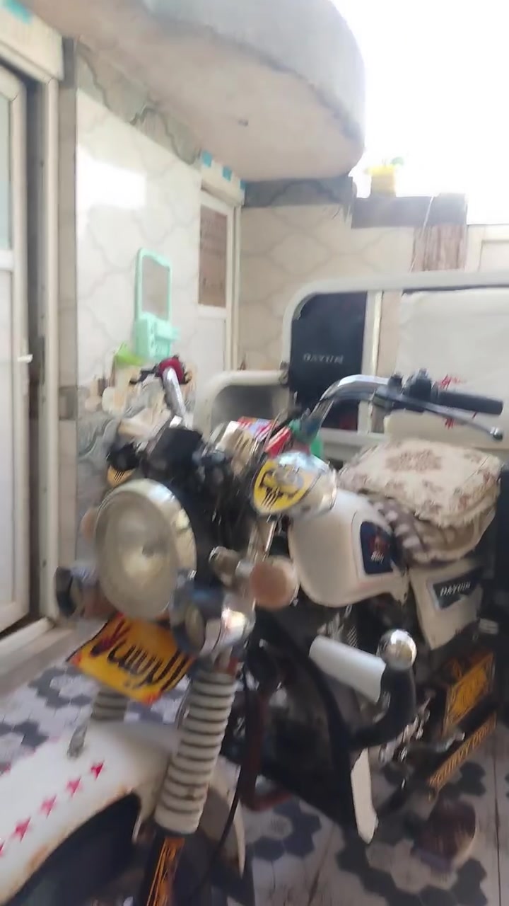 سلام عليكم شباب ستوته للبيع او للمراوس حسب القناعه مديل 21 بدي بلادي بس الشاصي مصبوغ ستوته كله جديد شاده اله مكاني بل شطره وسعره خاص الموشراي لايراسل ويدور طكه نازل  وهاذه رقمي ***********

