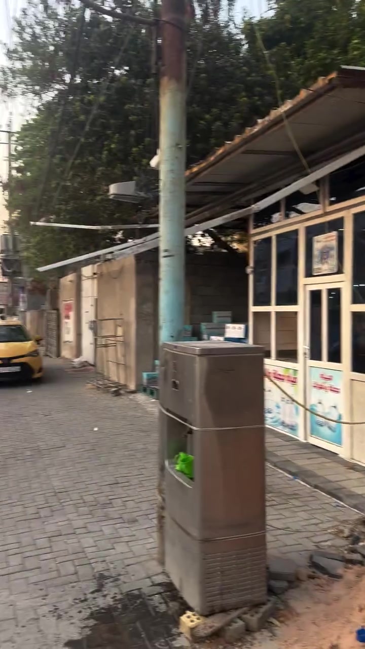 الايجار قطعه ارض🌎
مساحه   (112,5)
شارع المعليمن 
قطعه تجاريه على الشارع العام 
اول ايجار تنطني انضفه وحداله تاخذه كاع عدله 
 انطيه استثمار عققد ٣ سنين قابل للتجديد 
هاتف ***********

