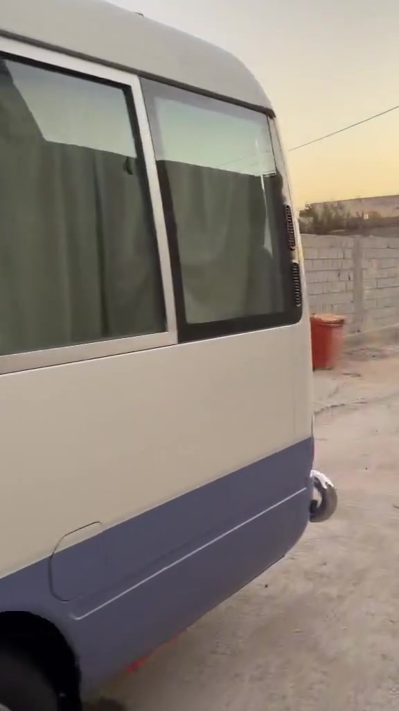 السلام عليكم للبيع كوستر رأس الثور موديل 2009 السياره فقط ذيل الباتري مصبوغ والباقي كفاله منظومة غاز 80لتر تيرات جوبلس ناصي مكينه كير أكسل خير من الله رقم بصره بسمي رقم الهاتف *********** مكاني حله
