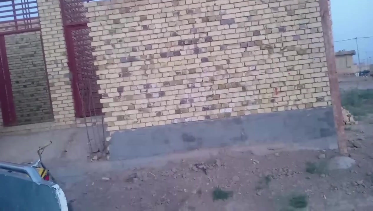 سلام عليكم بيت هيكل بحي الصحه ١٠٠ مربع واصل لسكف خريطه تخبل شبابيج وبيبان تفصال درجه أوله رقم العقار 13499 وهاذا رقمي *********** شراي بخير ودلل
