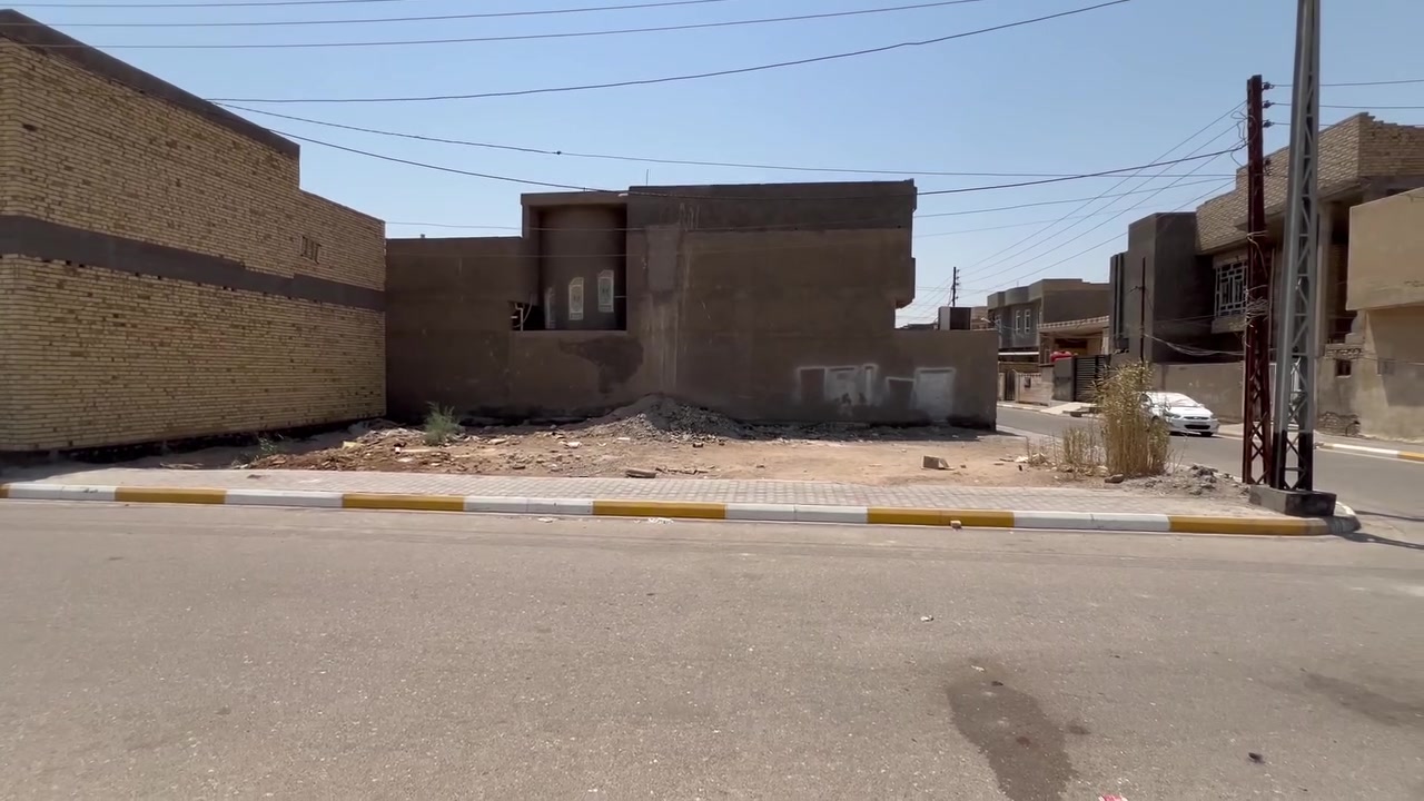 😱ارخص قطعة بحي الحكم للبيع موقع مميز جداً
أعلان رقم (225) 
المساحة 200 متر شارعها 12 متر ركن وتفتح على حديقه سعرها مناسب جداً جداً 
لمعرفة السعر علق بكلمة الخبير 
للاستفسار  ***********
