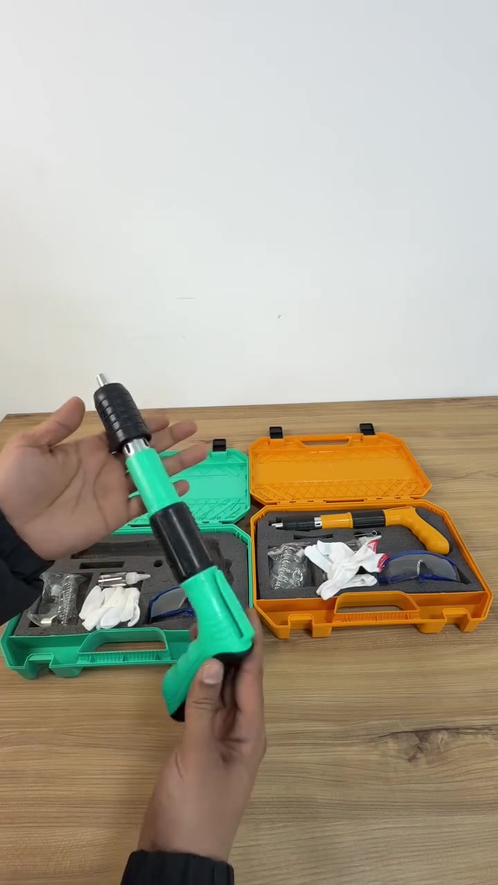 للبيع  جديد مسدس طلقة يستخدم في اعمال الجبس بورد واعمال سقوف الثانوية تثبيت مسامير علئ الاسطح  السعر 25 الف مع التوصيل. للحجز خاص او وتساب ***********
