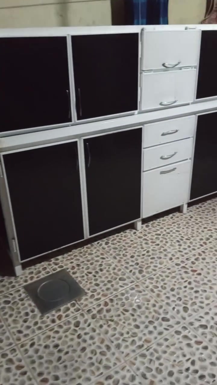 للبيع كاونتر مع طباخ  ***********
