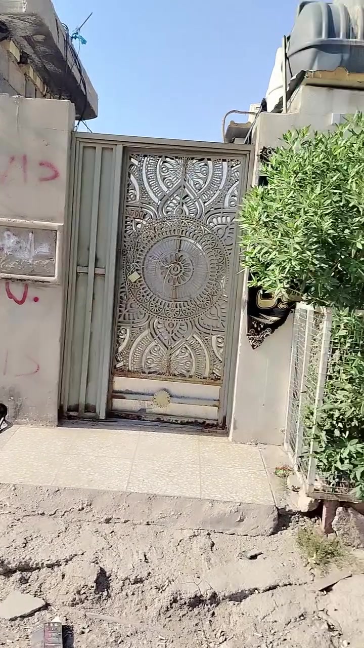 اللهم صل على محمد وآل محمد
بيت للبيع مساحه ١٠٠ م غرفه وصاله واستقبال
بناء بلوك كاشي وبياض البيت حلو مرتب
عنوانه خيرات البتول الزراعي مقابل مدارس الولدايه
السعر ٢٨ مليون وبيه مجال
معروض لدى مكتب المجتبى للعقار
للاستفسار الاتصال على الرقم *********** او ***********
