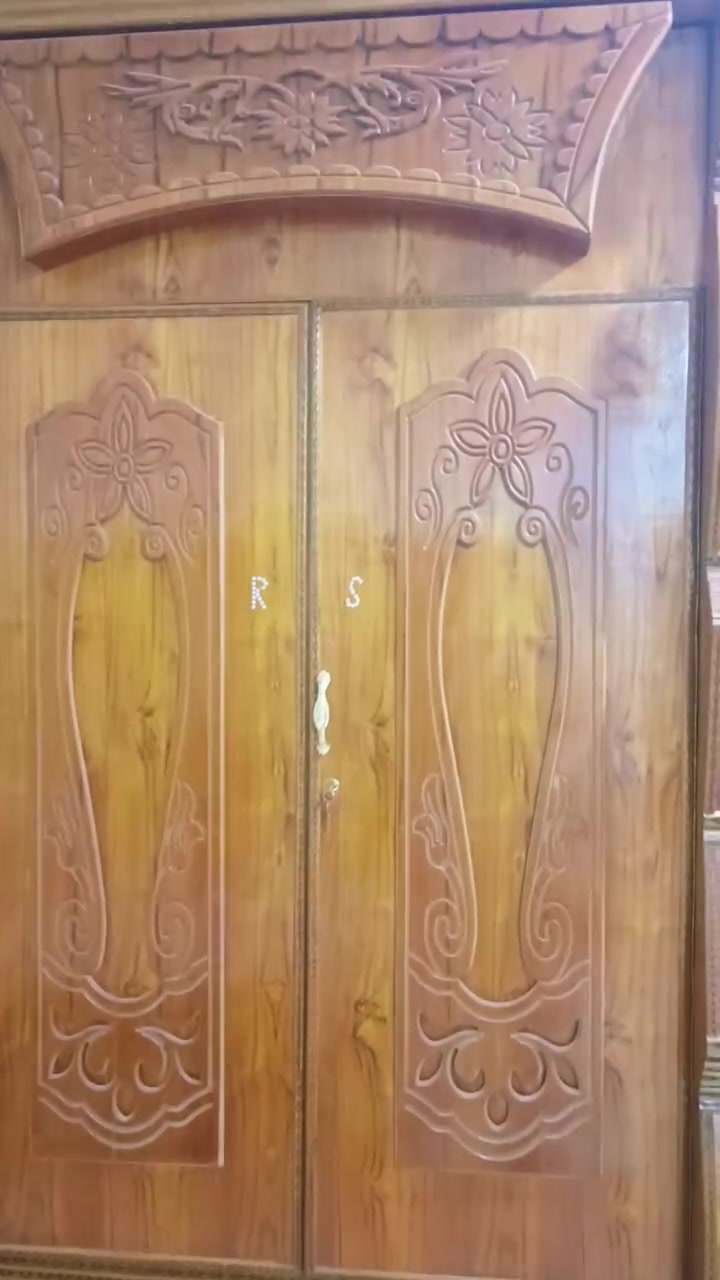 غرفه ام السته طابقين استعمال شهرين فقط شغل درجه اولى موديل مسرح مكان الغرفه بابل لحمزه الغربي ‏‪***********‬‏
