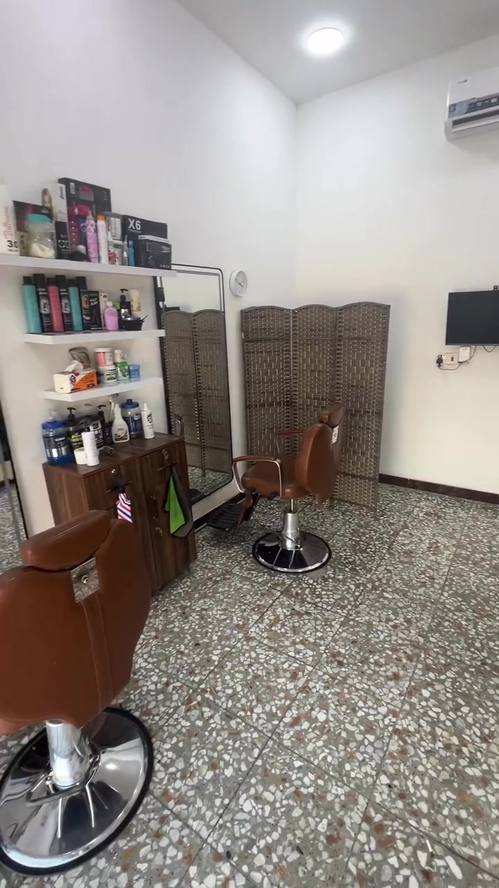 محل حلاقة للبيع الشعلة شغال خير من الله يجار 100الف مناسب للبيع استفسار على رقم ***********
***********
