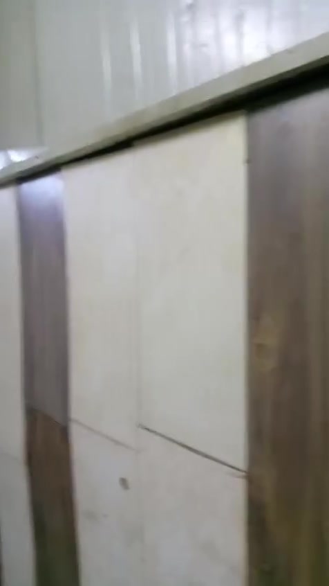 السلام عليكم عندي بيت ٥٠ متر للبيع زراعي حي الجهاد الديوان واجه ٥ ونزال ١٠
***********
