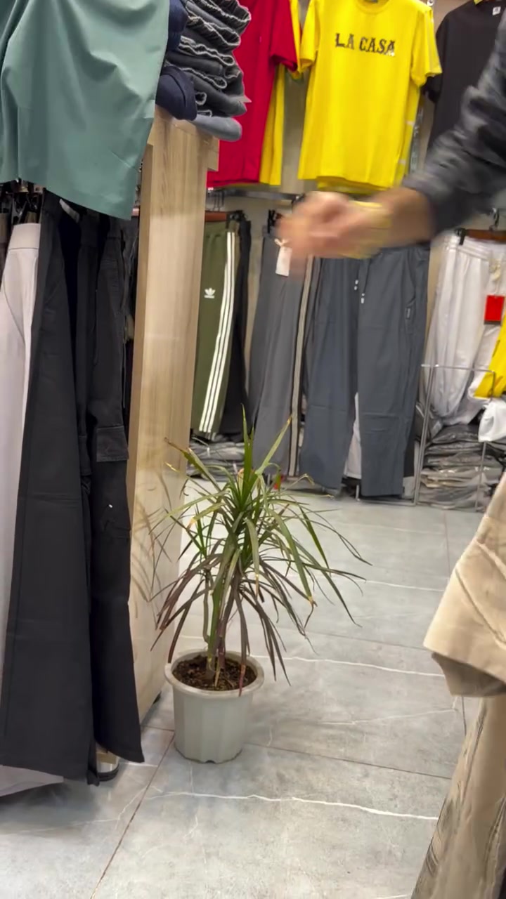 ملابس • للبيع