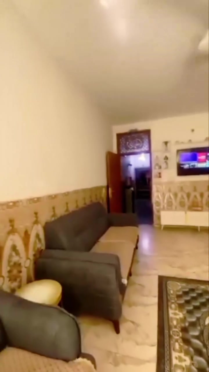 بيت للبيع يرهم مراوس مساحه ٧٥مترنزال عشرين واجهه اربعه الأربع بضهرجامع الشروفي سند٢٥ السعر ب١٢٠ستفسار ***********
