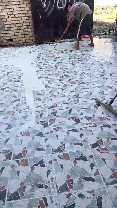 خلفه سراميك جدران ورضيه بأنواعه درج عدل فر شغل درجه واله داخل بغداد فقط متفرغ حالين ***********
