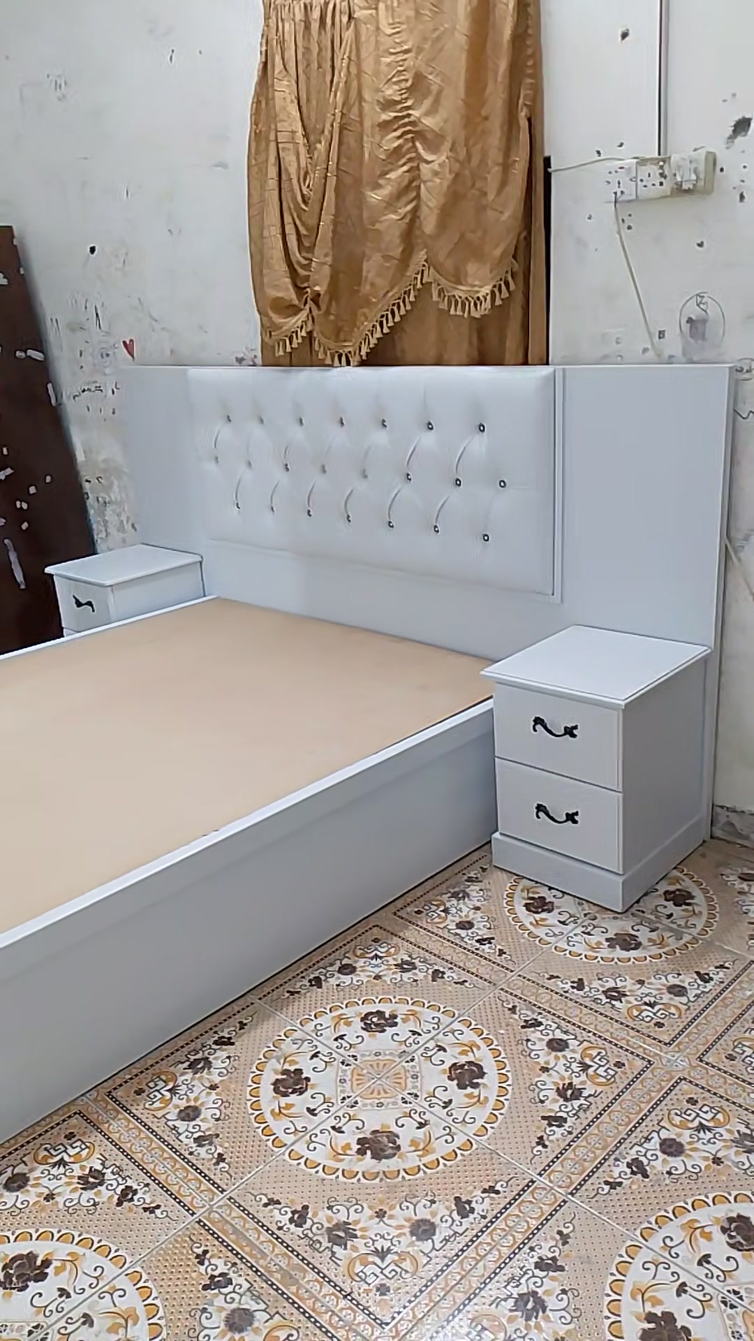 معرض سليم
غرفة نوم كويتيه إيطاليه مستخدمه غرفه شرط جماليه ومتانه ونظافه وشرط إيطالي استعمال الكويت مو تركي ولا ماليزي السعر مليون و350 ألف قفل من الأخير عنوان داخل المنشور  ***********
