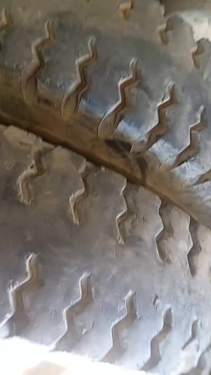 للبيع   تايرات كامل ويه الويل للستفسار اتصل ***********
