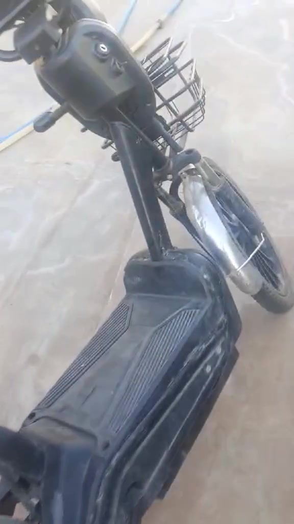 دراجه شحن للبيع كلشي مابيه نضيف حيل
سعر 300بيها مجال رقم هاتف ‏‪***********‬‏
