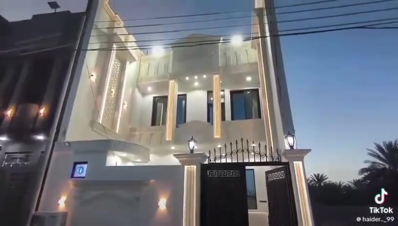 🌟 فرصة ذهبية لا تعوض | تحفة فنية للسكن الراقي 🌟
​🏠 دار مساحة 150 متر | طابقين (بناء طابوق درجة أولى)
​📍 الموقع الاستراتيجي:
​العنوان: مجمع عين الحياة على طريق سادين جاير خلف حي سومر مباشرة.
​الحيوية والقرب: يبعد عن طريق الزوار أقل من 50 متر فقط!
​الموقع الديني: يبعد عن مرقد الإمام الحسين (عليه السلام) أقل من 3 كيلومترات.
​📜 الوضع القانوني:
​سند 25
​إقرار محكمة + مكاتبة أصولية مع صاحب الأرض.
​📞 للاستفسار ومزيد من التفاصيل:
يسعدنا تواصلكم معنا عبر الاتصال أو مراسلتنا عبر الواتساب:
​***********
​🏢 مكتب سمو الملك للعقار والمقاولات
ثقة، تميز، وفي خدمتكم دائماً لتلبية كافة طلباتكم العقارية
#عقارات_كربلاء #كربلاء #بيت_للبيع #دار_للبيع #مجمع_الفرات #استثمار_عقاري #عقار #عقارات_العراق #بيت_جاهز #بناء_حديث #ديكورات_مغربية #فرصة_استثمارية #شراء_بيت #سكن_راقي #عقار_كربلاء #بيوت_كربلاء #سند25 #عروض_عقارية #الماسة_للعقار #عقارات
