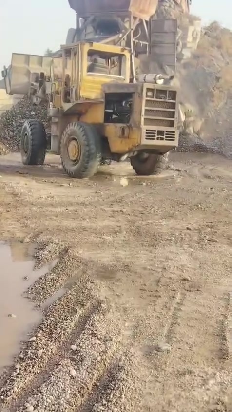 شفل ٧٠عادي محرك بي گير محرك تركم اكسن كله فول رقم انبار سنويه لل ٢٧ تحويل ثاني يوم سعر ١٤٠وبي مجال ***********
