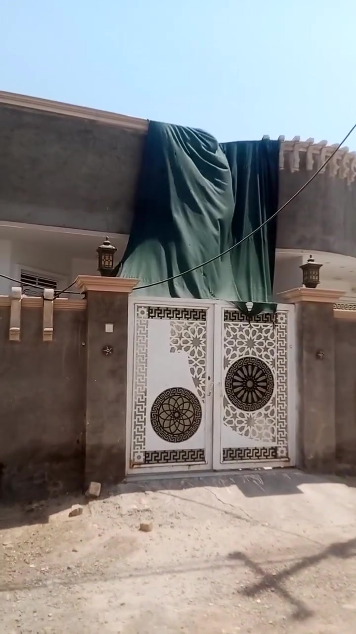 السلام عليكم
بيت للبيع في منطقة الكرادة طابو زراعي سند 25 مقابيل تارتان النخيل

( الجهة اليسرى)

قريب ع الشارع 

مساحة 170

بناء حديث طابوق 

الارضية رفت 

والسقف صب 

يتكون البيت من غرفتين نوم +مطبخ +استقبال+صاله +صحيات داخلية 
وصحيات خارجية 

اخوان أني مكلف بالنشر 

للتواصل والاستفسار اكثر الاتصال ع الرقم ‏‪***********‬‏
