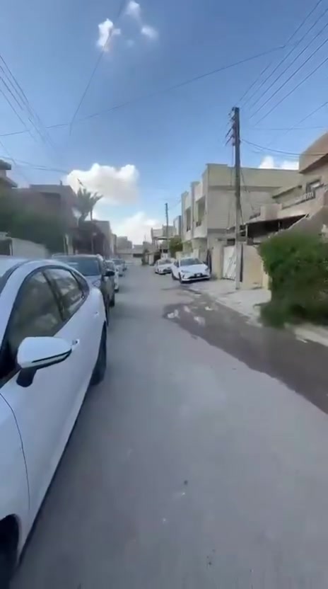 بيت للبيع
الموقع📍:حي الجهاد خلف الشارع التجاري. 

المساحه:(100)م² واجهه(5) نزال (20) طابقين 

الطابق الأول: غرفة نوم , صاله , مطبخ, حمام, مدخلين , حولي مرتب , منور. 

الطابق الثاني: غرفتين نوم , حمام. 

البيت زيرو أنظمة الكامرات والانترنت مركزية. 

السعر💵جداً مناسب 

للاستفسار اكثر يرجى الاتصال على☎️:***********
