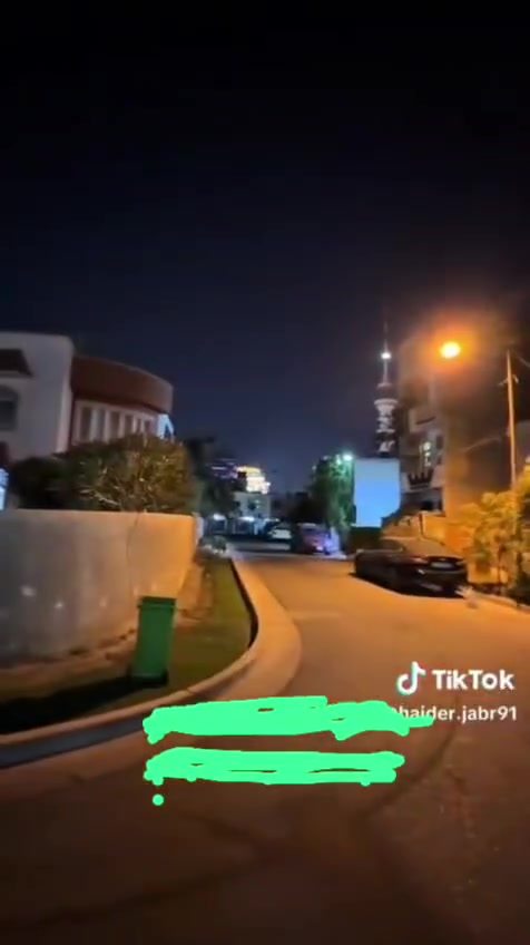 دار اللايجار مساحة ٢٤٠ (٤نوم وصاله ومطبخ وكراج ( اليرموك المامون كهرباء خصخصة (***********
