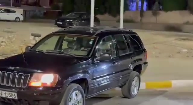 شيروكي • ٢٠٠١ • يحتاج كمبريسر